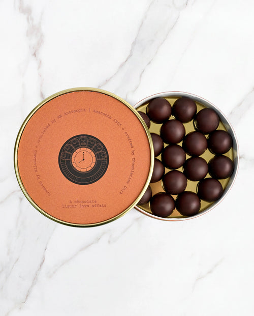 Chocoladeparels met amaretto, bovenaanzicht