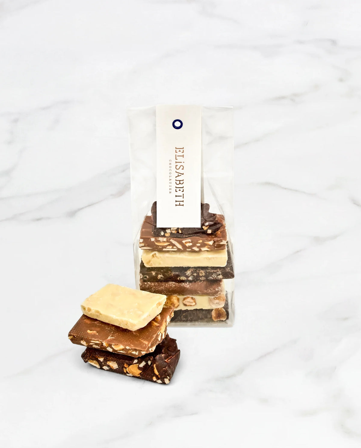 Mix van chocoladebrokken (klein) - donkere, melk- en witte chocolade