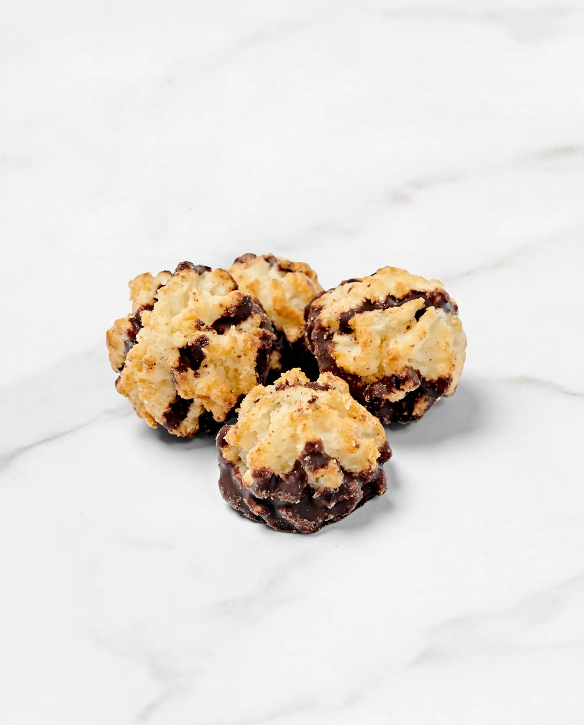 Coconut rocks with chocolate