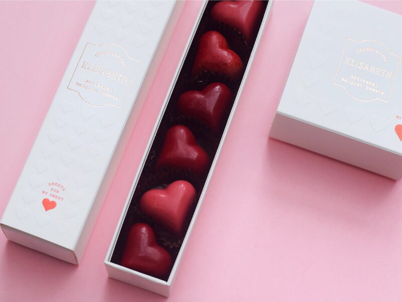 At Elisabeth you will find high-quality chocolate for Valentine’s Day, such as these tasty pralines.